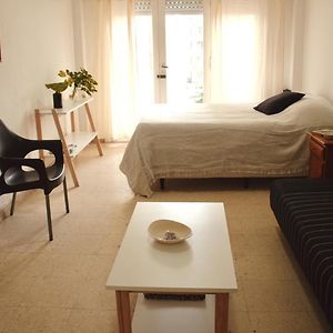 Ambiente Comodo Y Luminoso Con Balcon- Zona Centrica
